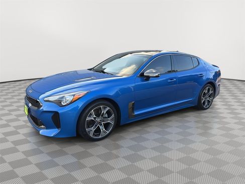 Used 2021 Kia Stinger GT-Line w/ Sun & Sound Package RWD image 4