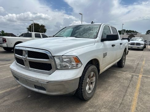 Used 2023 RAM 1500 Classic SLT w/ Electronics Group AWD/4WD image 3