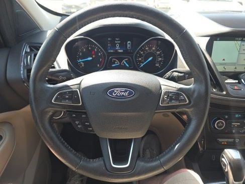 Used 2019 Ford Escape Titanium AWD/4WD image 18