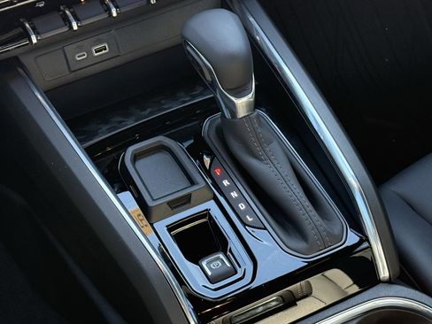 New 2026 GMC Canyon Elevation w/ Convenience Package image 15