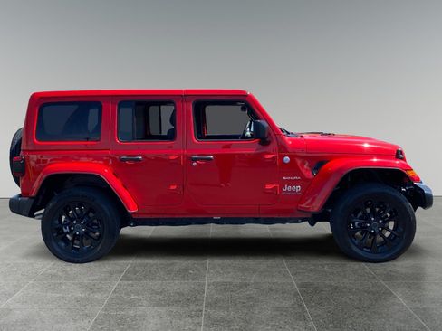 Used 2024 Jeep Wrangler Unlimited Sahara AWD/4WD image 6