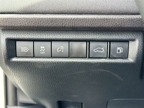 Used 2025 Toyota Camry LE FWD image 10