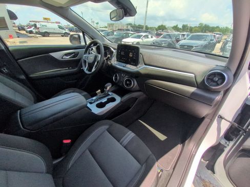 Used 2025 Chevrolet Blazer LT FWD image 31