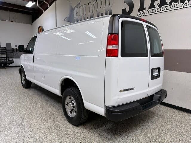 Used 2022 Chevrolet Express 2500 w/ Driver Convenience Package RWD image 7