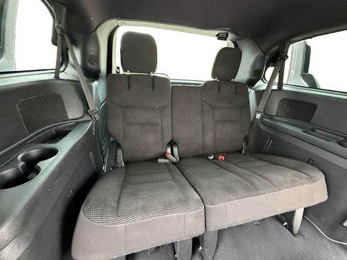 Used 2020 Dodge Grand Caravan SE FWD image 22