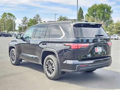 Used 2023 Toyota Sequoia SR5 w/ SR5 Premium Package AWD/4WD image 34
