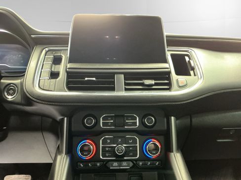 Used 2023 Chevrolet Suburban Premier image 11