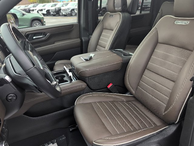 Used 2026 GMC Yukon XL Denali Ultimate w/ LPO, Floor Liner Package AWD/4WD image 15