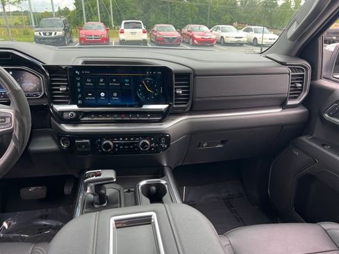 Used 2022 Chevrolet Silverado 1500 LTZ w/ Z71 Off-Road Package AWD/4WD image 16