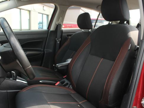 Used 2020 Nissan Versa SR FWD image 14