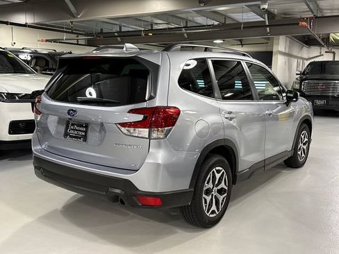 Certified 2021 Subaru Forester Premium AWD/4WD image 2