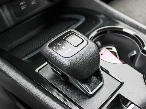 Used 2025 Nissan Rogue SV AWD/4WD image 18