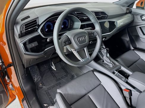 New 2025 Audi Q3 2.0T Premium image 9