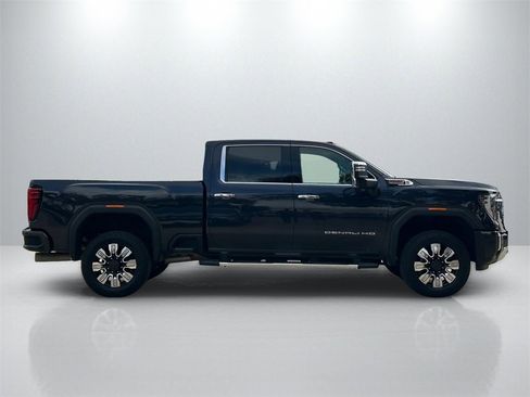 Used 2024 GMC Sierra 3500 Denali w/ Denali Reserve Package image 4