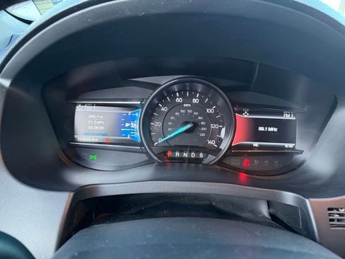 Used 2016 Ford Explorer XLT w/ Equipment Group 202A image 18