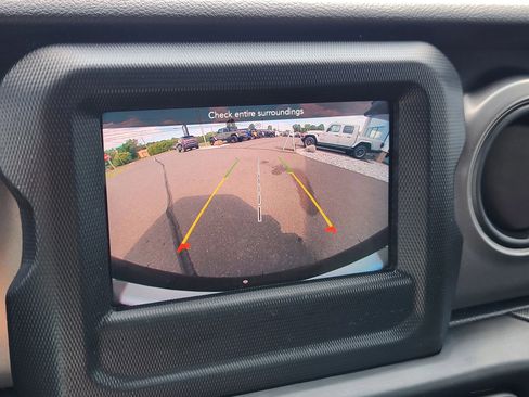 Used 2021 Jeep Wrangler Unlimited Sport image 32