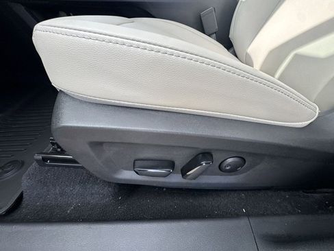 New 2026 Nissan Murano SV AWD/4WD image 12
