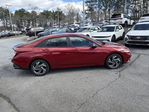 Certified 2025 Hyundai Elantra Sport FWD image 8