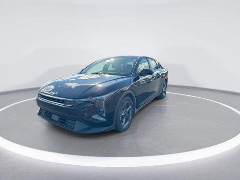 New 2025 Kia K4 LXS image 4