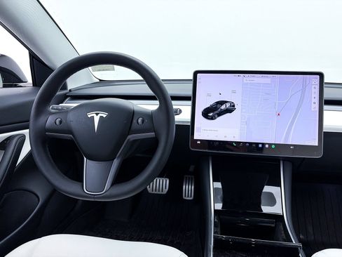 Used 2020 Tesla Model 3 Performance image 5