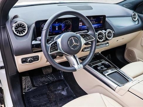 Used 2024 Mercedes-Benz GLA 250 4MATIC image 10