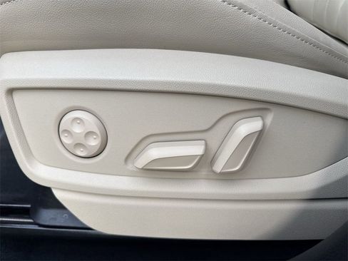 Certified 2023 Audi Q5 2.0T Premium Plus w/ Premium Plus Package image 12