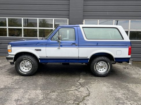 Used 1996 Ford Bronco image 2