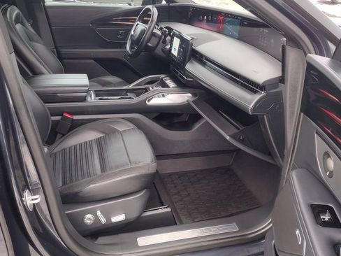 Certified 2024 Lincoln Nautilus Reserve w/ Equipment Group 202A image 19