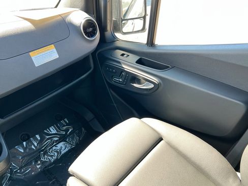 New 2025 Mercedes-Benz Sprinter 2500 image 10