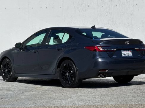 Used 2026 Toyota Camry SE FWD image 5