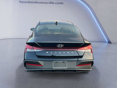 New 2026 Hyundai Elantra SE FWD image 6