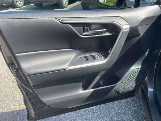 Certified 2025 Toyota RAV4 XLE AWD/4WD image 18
