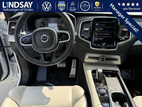 Used 2022 Volvo XC90 T8 R-Design w/ Advanced Package image 9