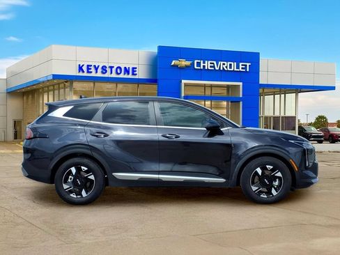 Used 2026 Kia Sportage LX FWD image 8