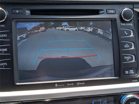 Used 2019 Toyota Highlander XLE AWD/4WD image 29