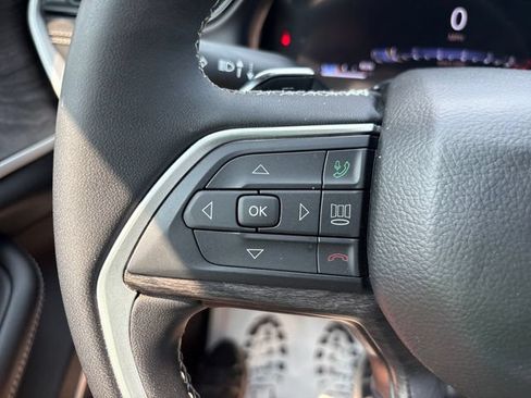Used 2026 Jeep Grand Cherokee Limited w/ Limited Altitude Package AWD/4WD image 11