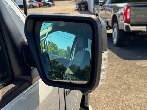 Used 2023 Ford F150 Lightning XLT AWD/4WD image 14