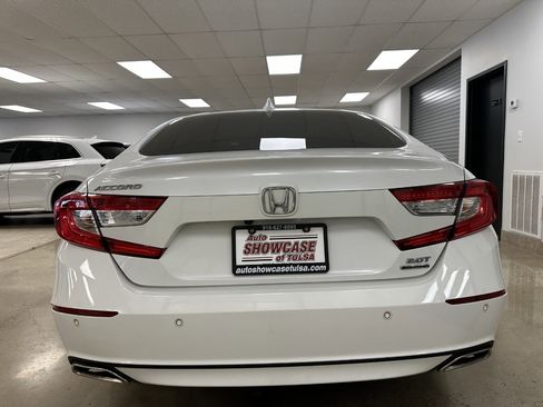 Used 2021 Honda Accord Touring image 10