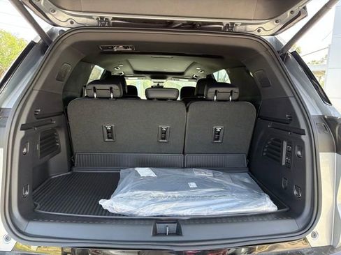New 2026 Chevrolet Traverse High Country FWD image 12