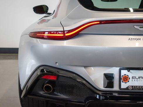 Used 2020 Aston Martin V8 Vantage Coupe RWD image 12