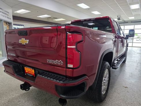 Used 2025 Chevrolet Silverado 2500 High Country w/ High Country Premium Package AWD/4WD image 8