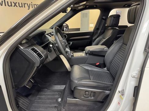 Used 2024 Land Rover Discovery Dynamic SE AWD/4WD image 8