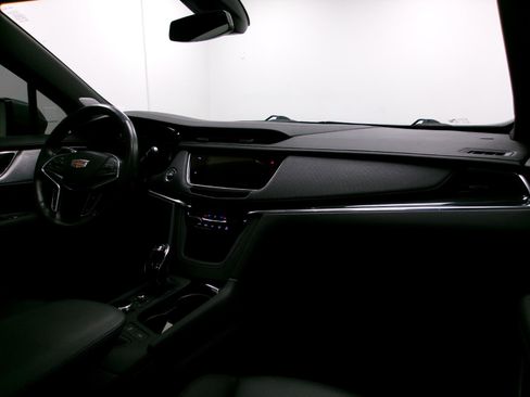 Used 2023 Cadillac XT5 Premium Luxury image 3