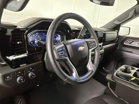 Used 2024 Chevrolet Silverado 1500 LT AWD/4WD image 14