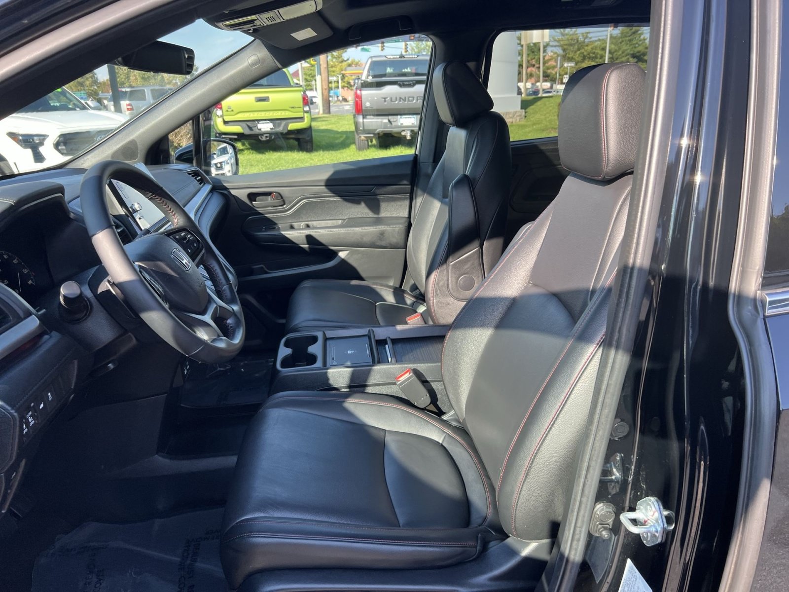 Used 2025 Honda Odyssey Sport-L image 13