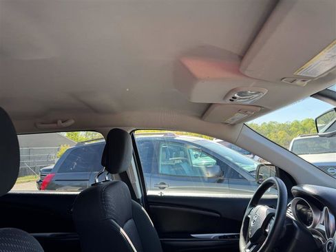 Used 2019 Dodge Journey SE image 13