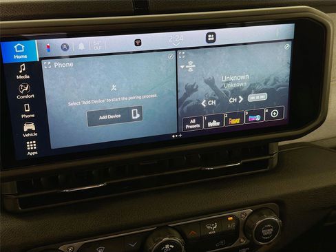 Used 2024 Jeep Gladiator Sport AWD/4WD image 14