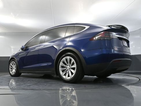 Used 2018 Tesla Model X 100D image 50