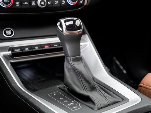 Certified 2025 Audi Q3 2.0T Premium w/ Convenience Package image 18