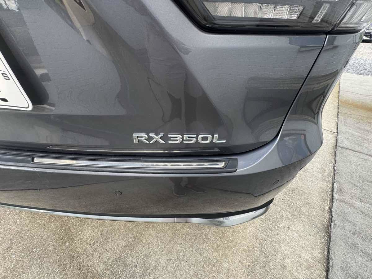 Used 2021 Lexus RX 350L Luxury w/ Accessory Package FWD image 19